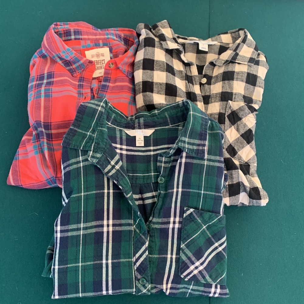 Lot: 3 XL women’s flannels